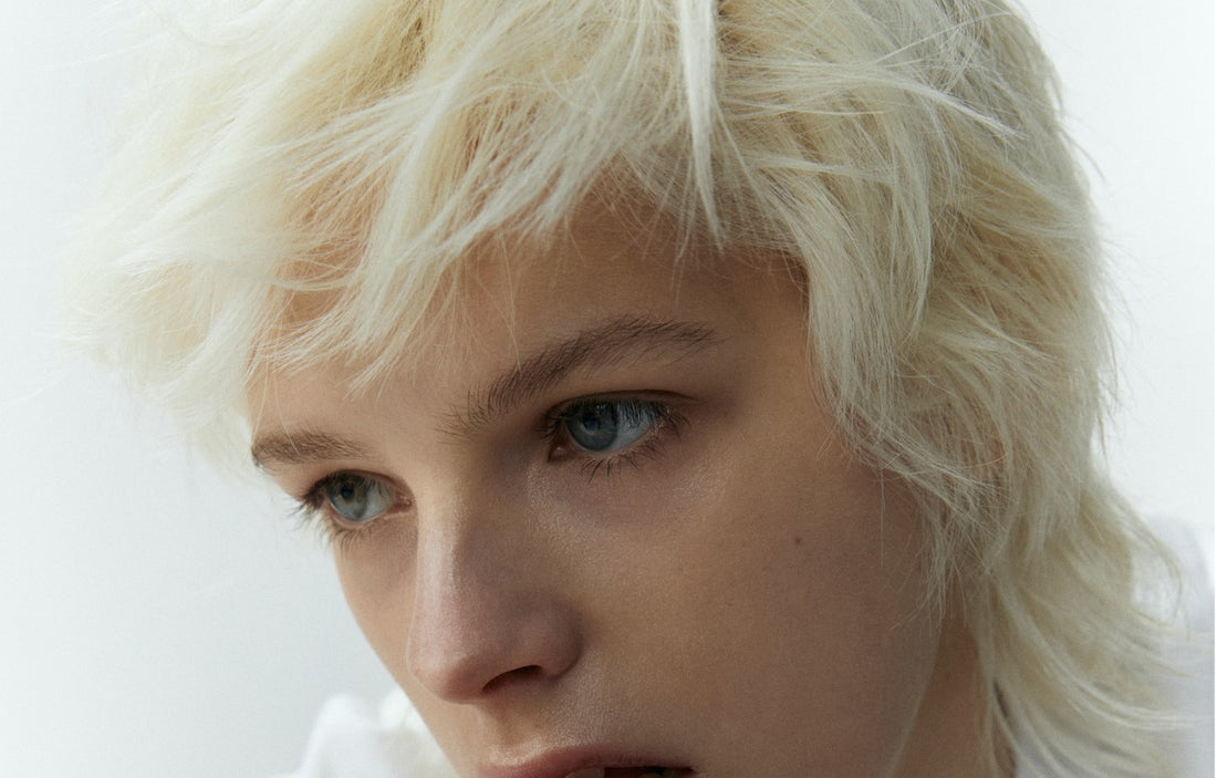 Platinablond met textuur, hair by Kuro