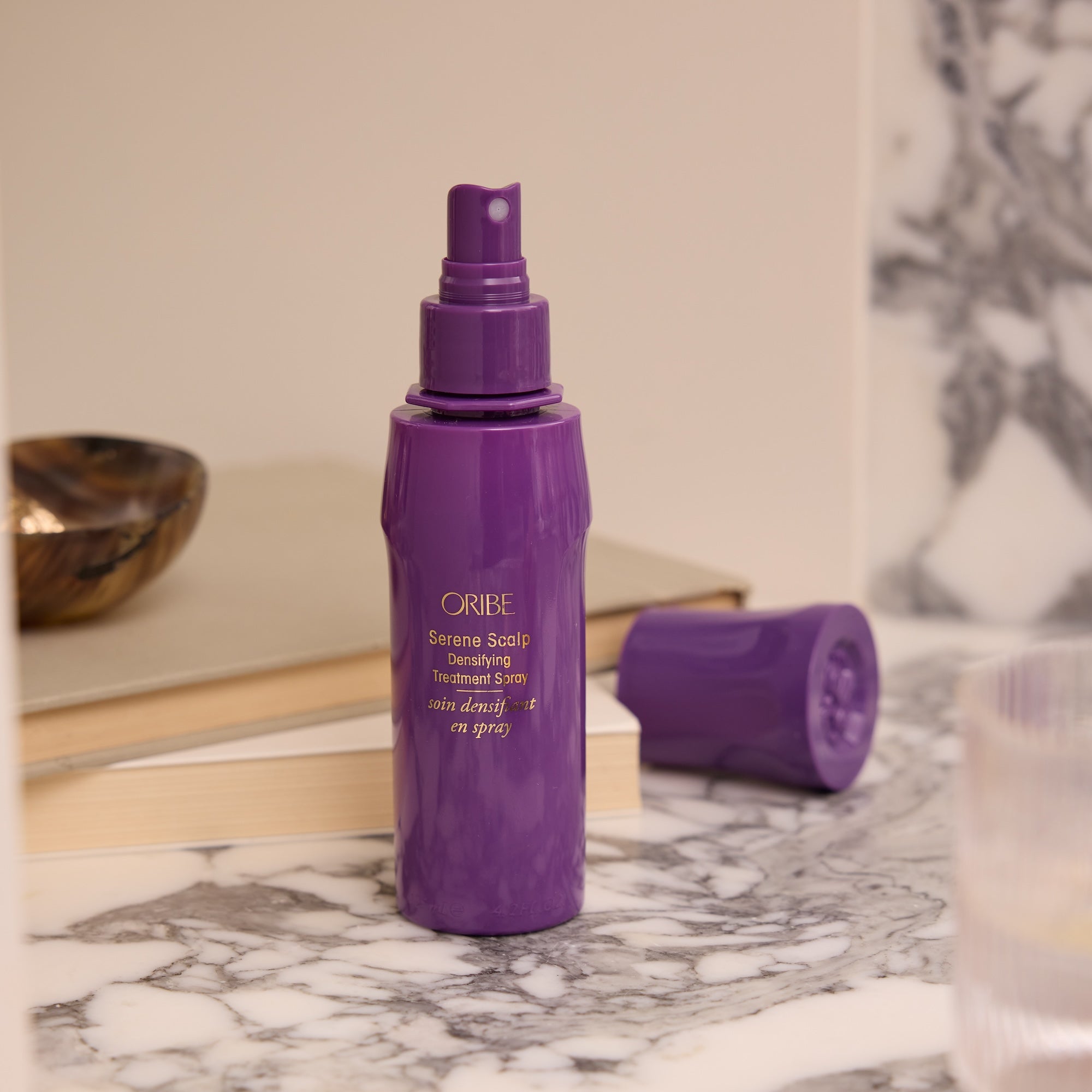 Oribe Serene Scalp Densifying Treatment Spray beeld 3