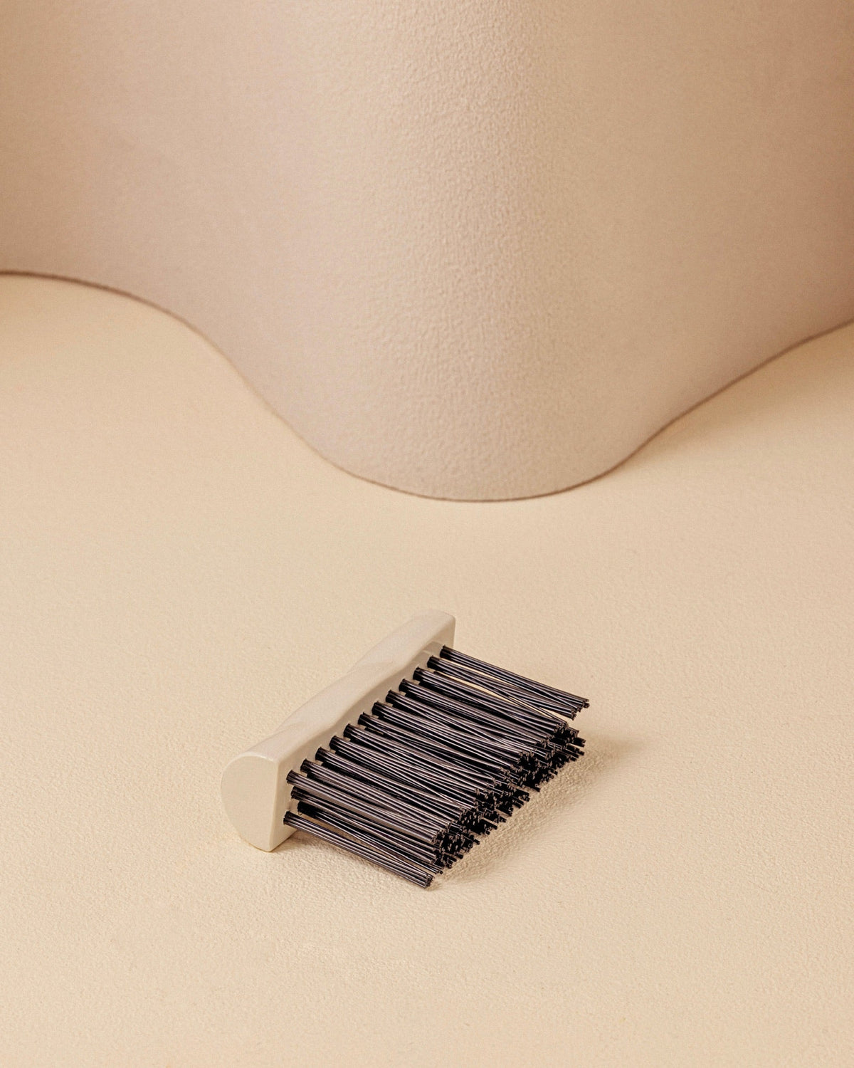 La Bonne Brosse The Cleaning Brush Creamy white
