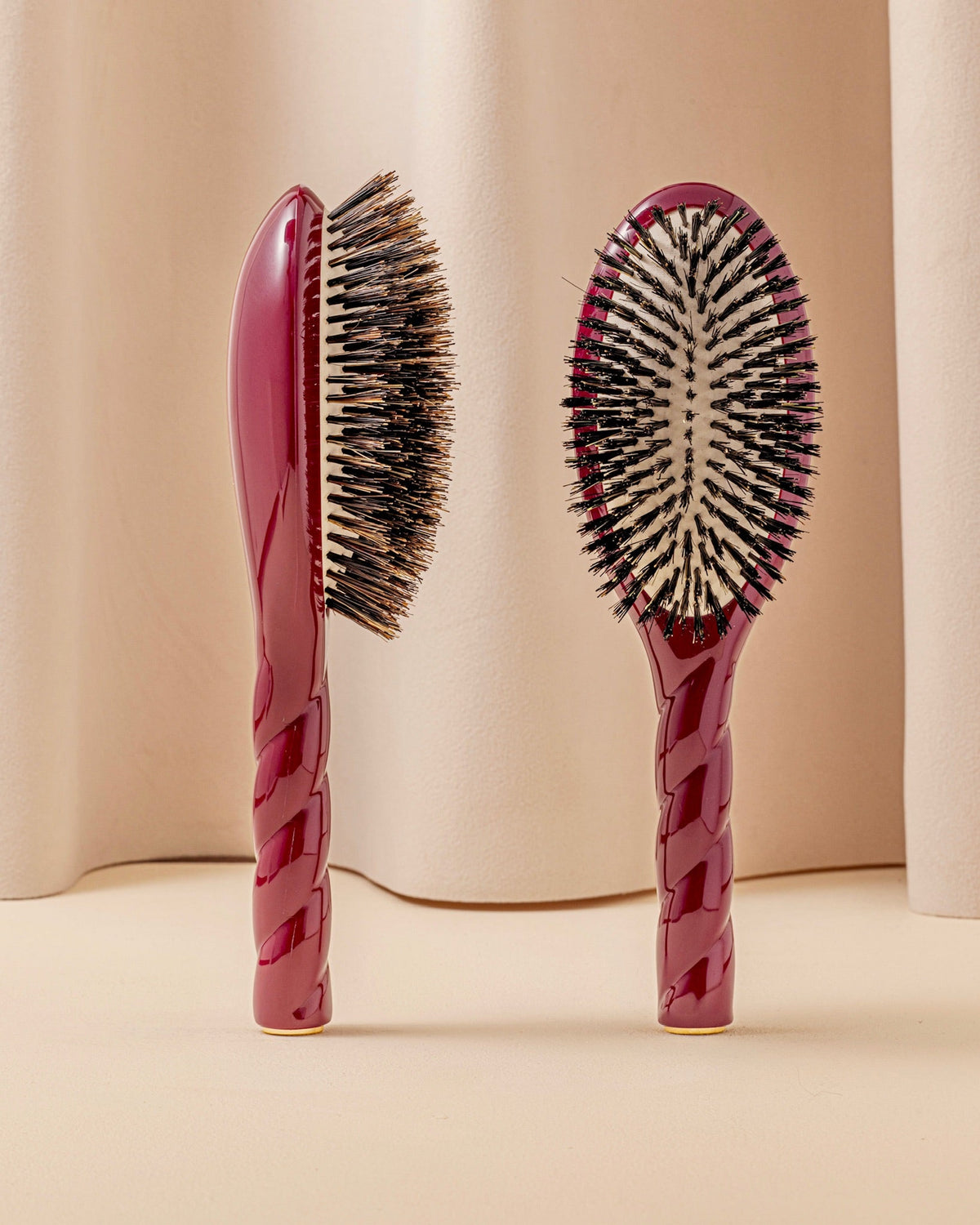 La Bonne Brosse N.01 Shine & Care Hairbrush The Universal Cherry red