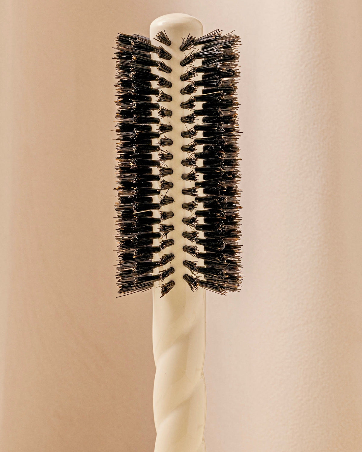 La Bonne Brosse N.05 Round Blowout Brush 48 mm Volume & Style Creamy white