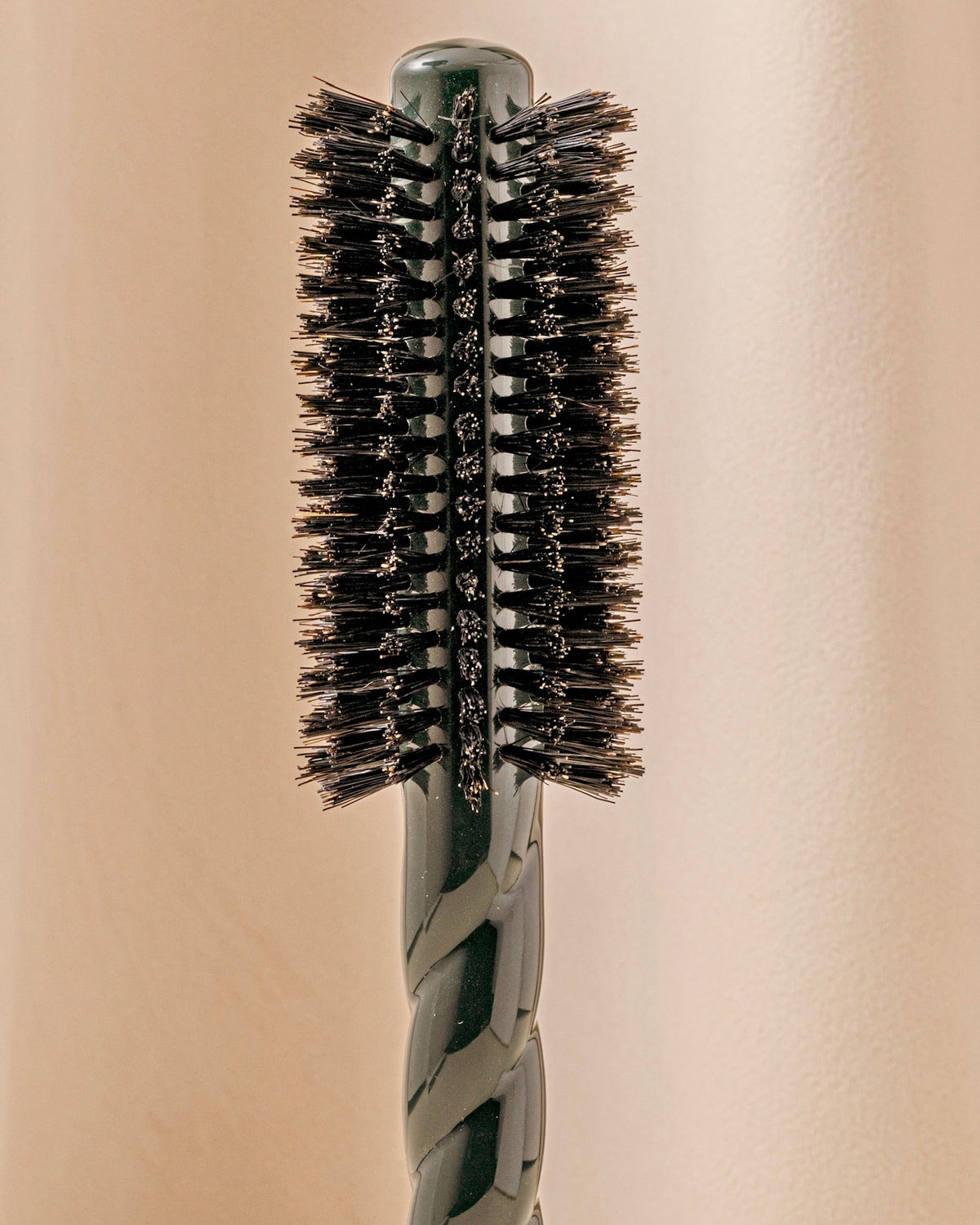 La Bonne Brosse N.05 Round Blowout Brush 48 mm Volume & Style Emerald green