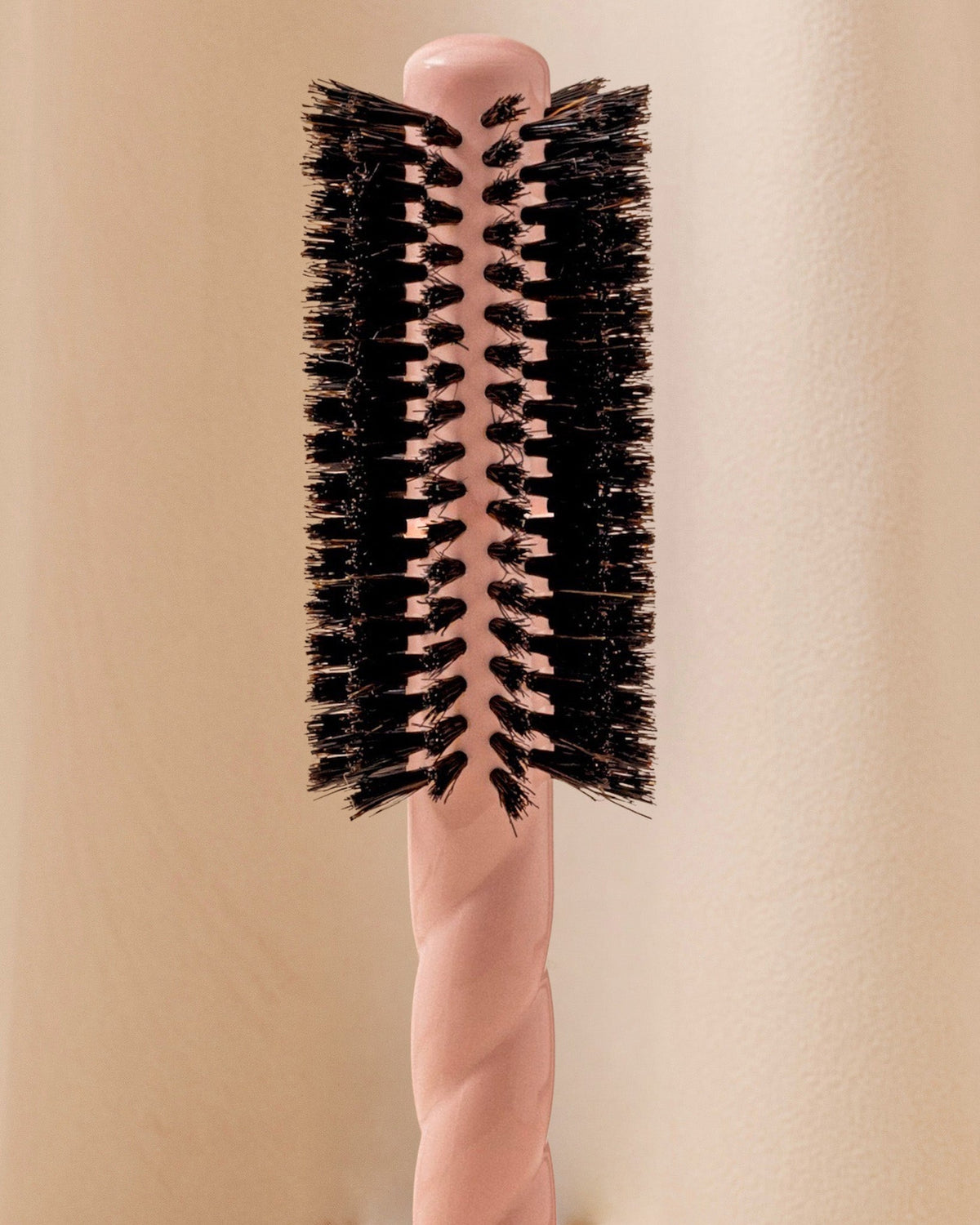 La Bonne Brosse N.05 Round Blowout Brush 48 mm Volume & Style Powder pink