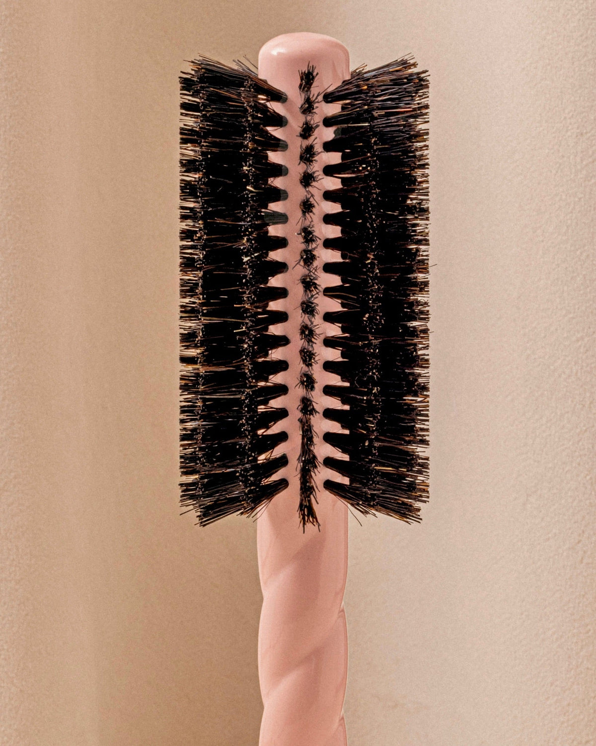 La Bonne Brosse N.08 Round Blowout Brush 54 mm Length & Movement Powder pink